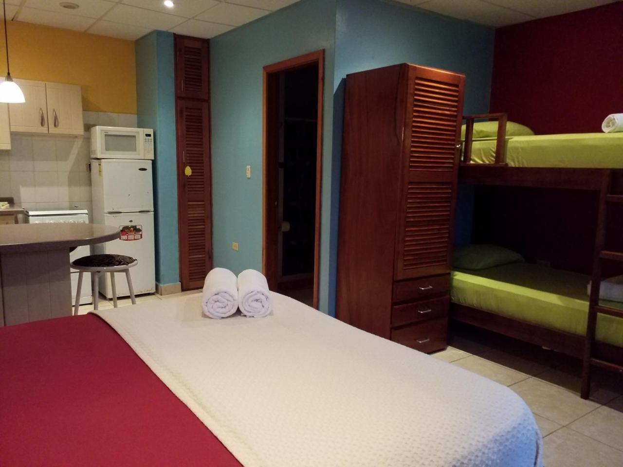 Aqua Point Condos Rentals Bocas del Toro Exterior foto